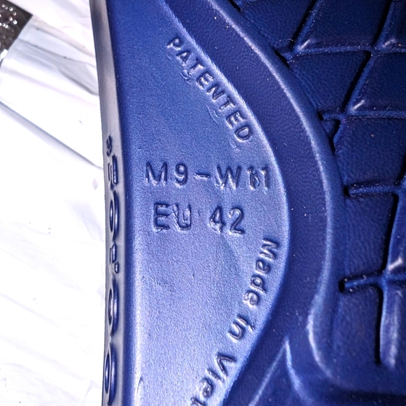 OOFOS OOahh Slide Sandals (NWT) - Picture 3 of 12